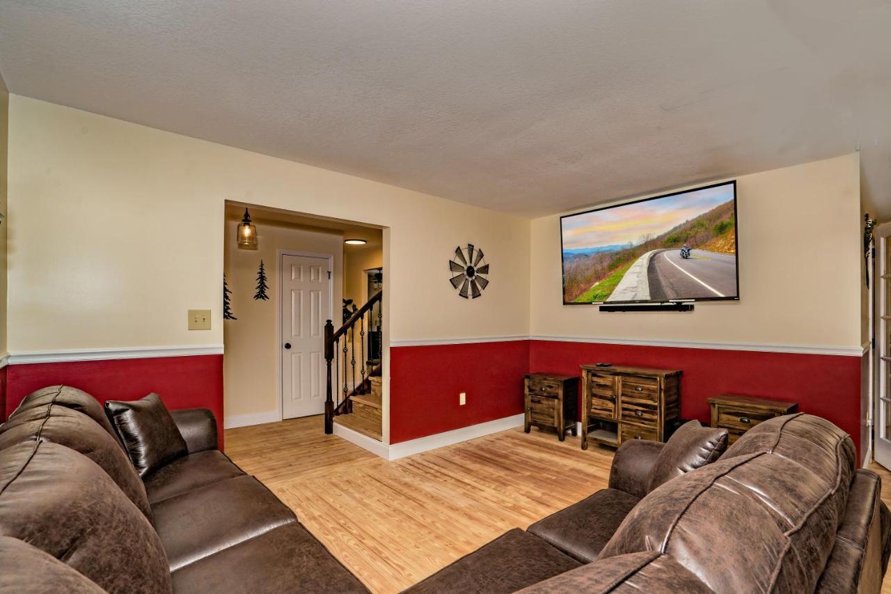 Escape, Hot Tub, Game Room, Wifi, 1089 Free Tickets Each Paid Day, Dollywood And * Pigeon Forge