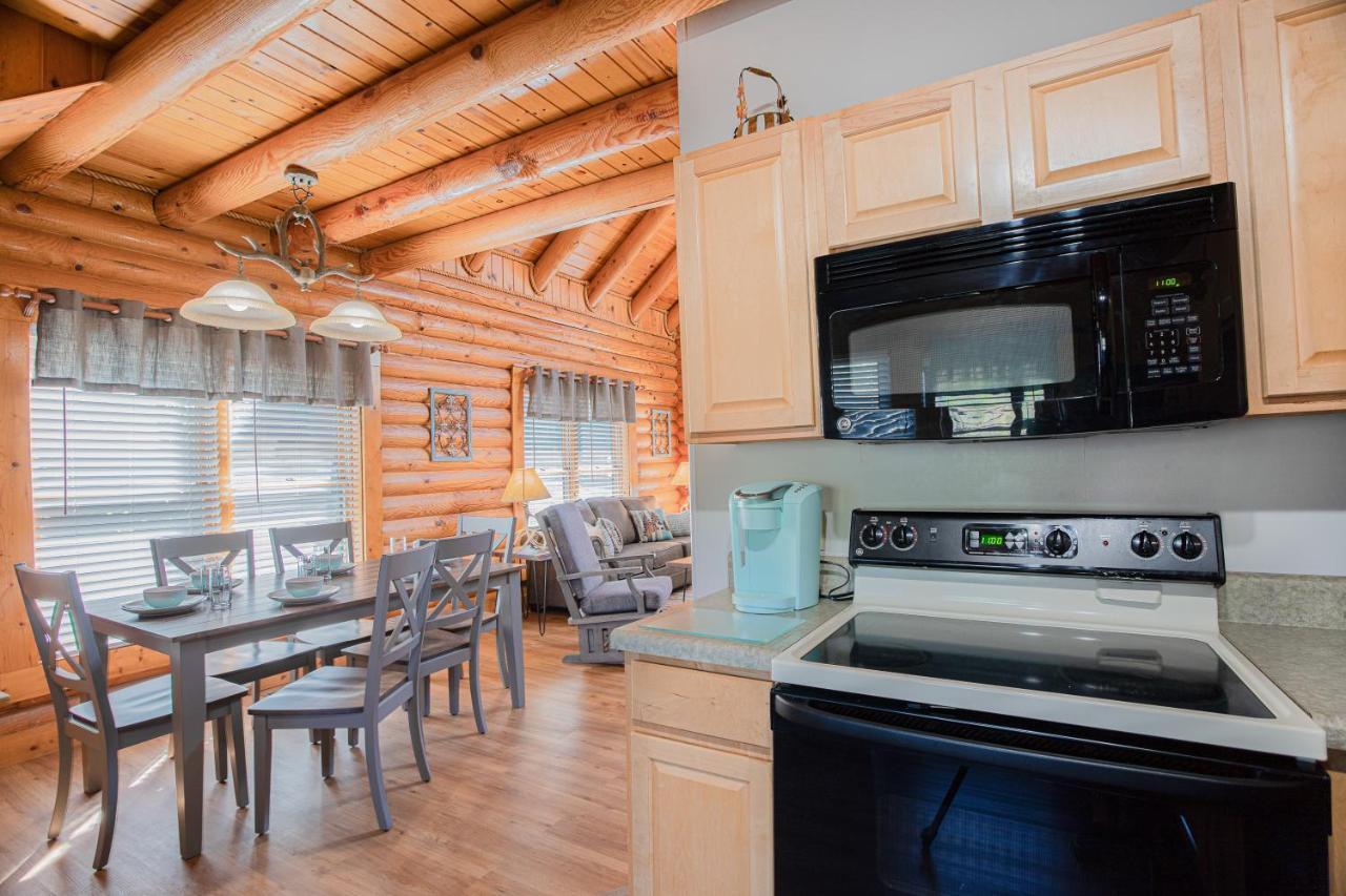 Deer Tracks Retreat In Pigeon Forge! Holiday home