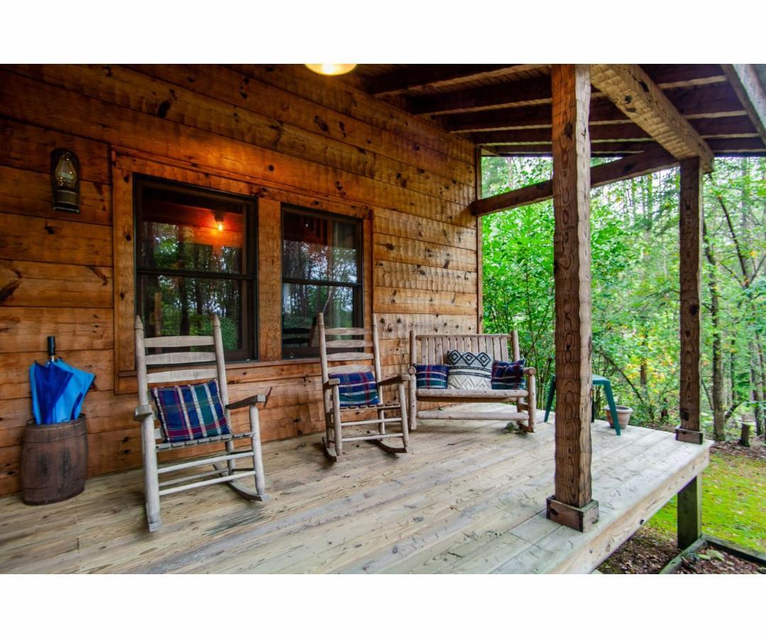 Sweet Dreams With Romantic, Hot Tub And Pool Table Holiday home *