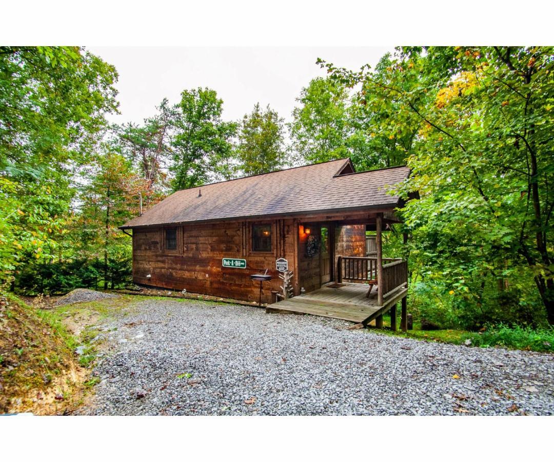 Peekaboo With Hot Tub, Pool Table, And Jacuzzi Holiday home