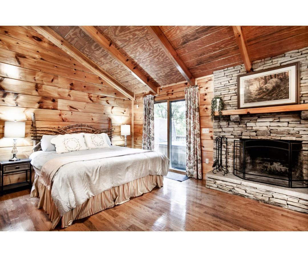 Holiday home Peekaboo With Hot Tub, Pool Table, And Jacuzzi