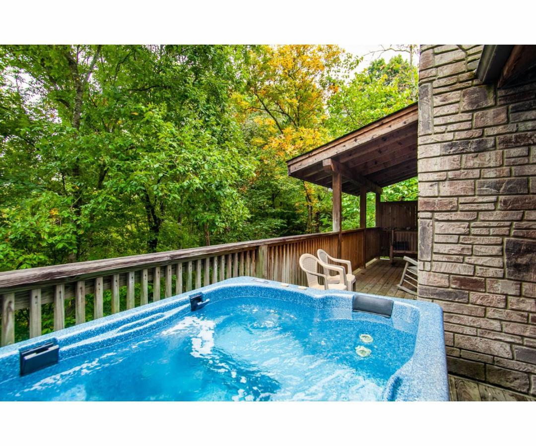 Peekaboo With Hot Tub, Pool Table, And Jacuzzi Holiday home Pigeon Forge