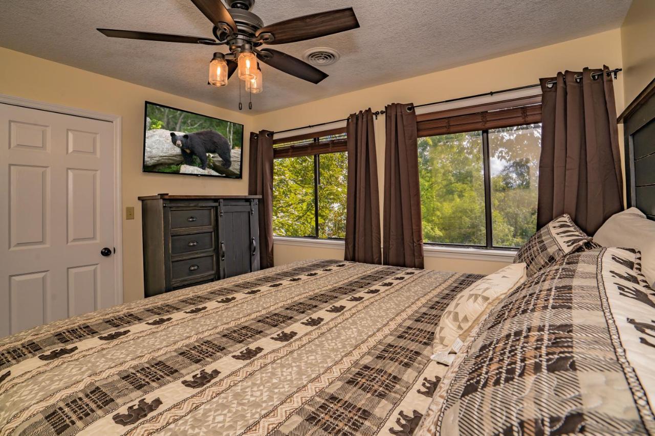 Escape, Hot Tub, Game Room, Wifi, 1089 Free Tickets Each Paid Day, Dollywood And Pigeon Forge