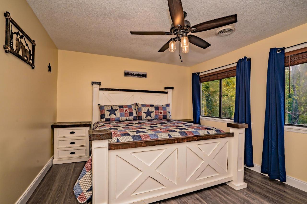 Escape, Hot Tub, Game Room, Wifi, 1089 Free Tickets Each Paid Day, Dollywood And Pigeon Forge