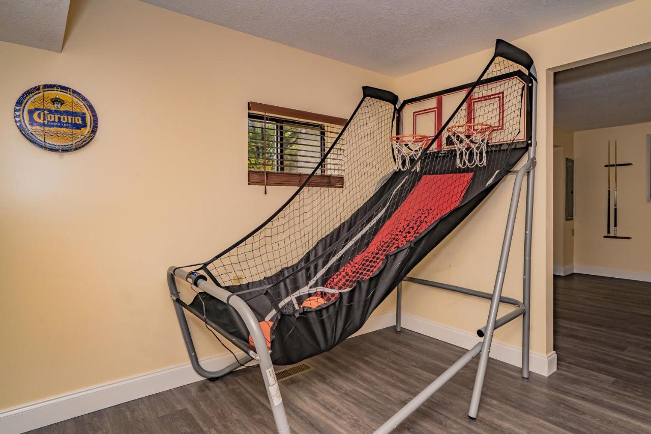 Chalet Escape, Hot Tub, Game Room, Wifi, 1089 Free Tickets Each Paid Day, Dollywood And *