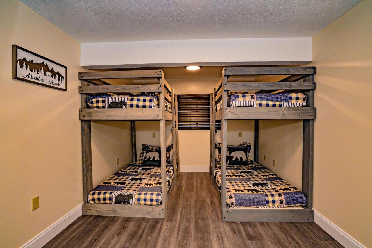 Escape, Hot Tub, Game Room, Wifi, 1089 Free Tickets Each Paid Day, Dollywood And Pigeon Forge