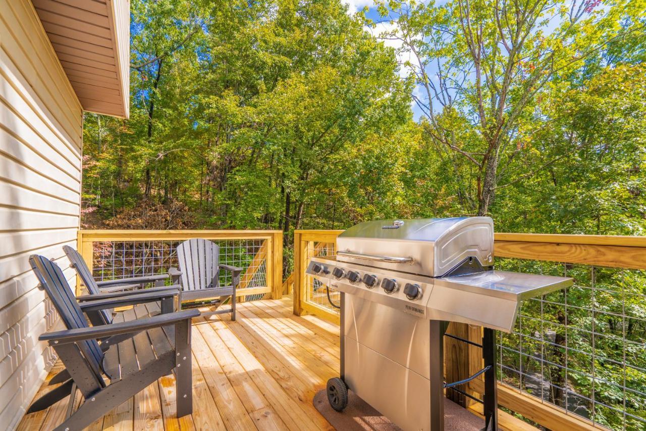 Escape, Hot Tub, Game Room, Wifi, 1089 Free Tickets Each Paid Day, Dollywood And * Pigeon Forge