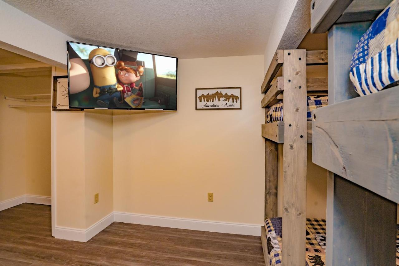 Escape, Hot Tub, Game Room, Wifi, 1089 Free Tickets Each Paid Day, Dollywood And * Pigeon Forge