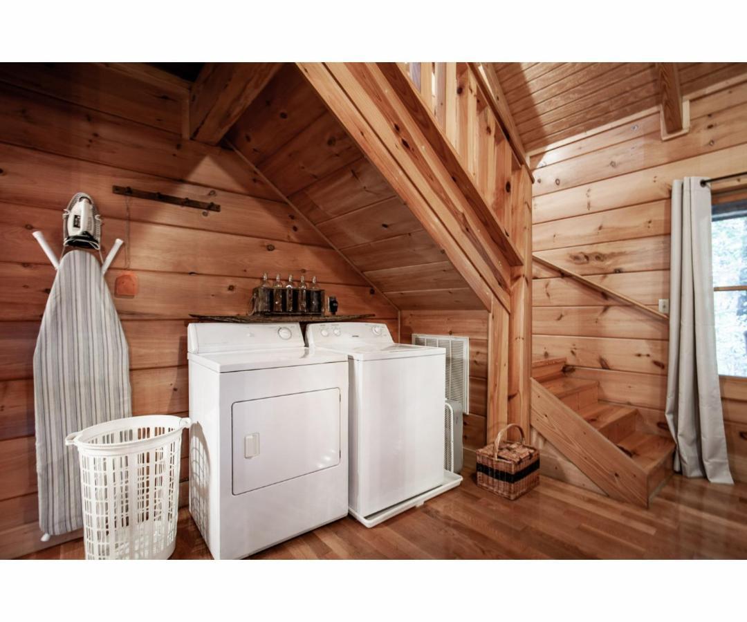 Sweet Dreams With Romantic, Hot Tub And Pool Table