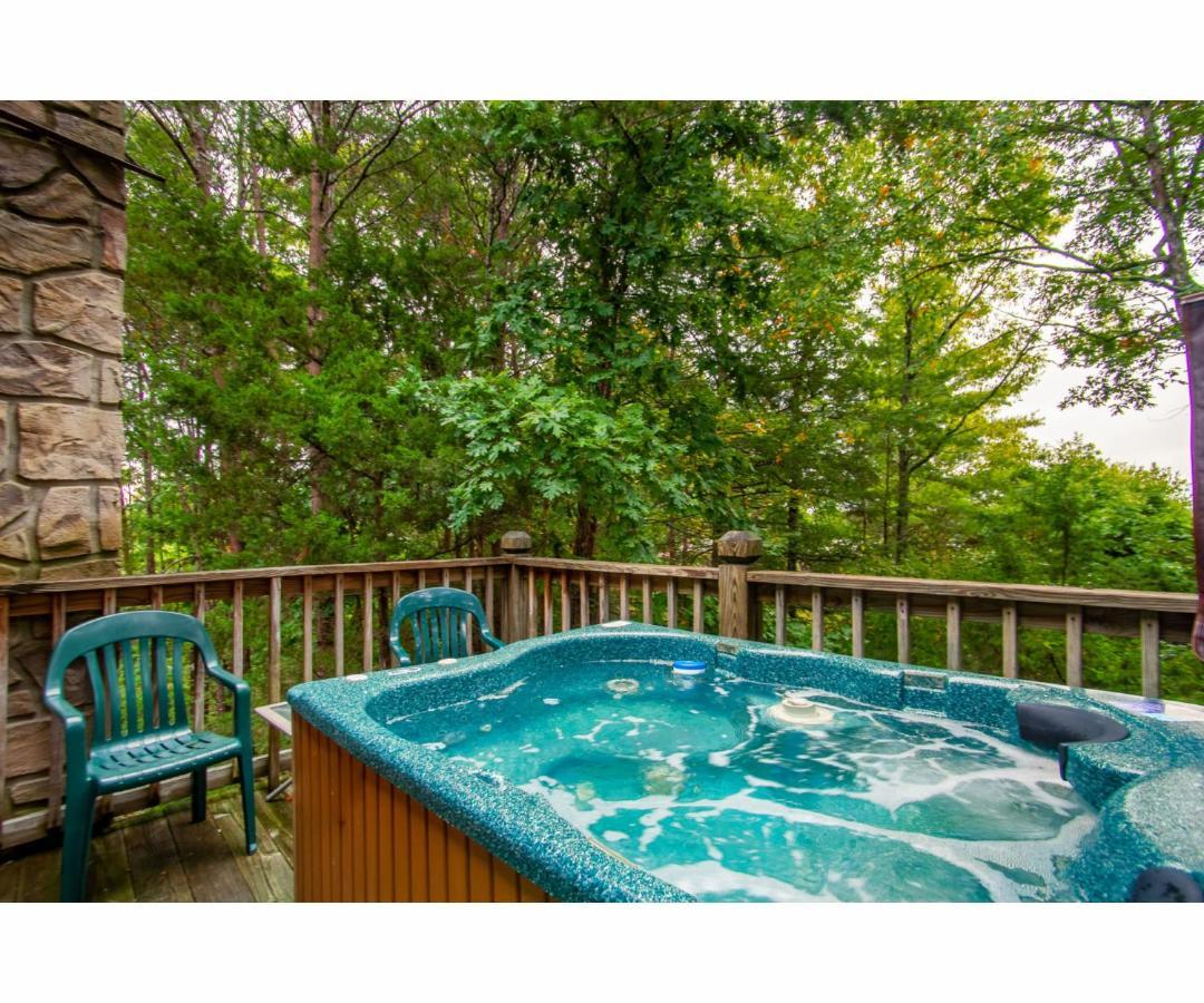 Sweet Dreams With Romantic, Hot Tub And Pool Table *