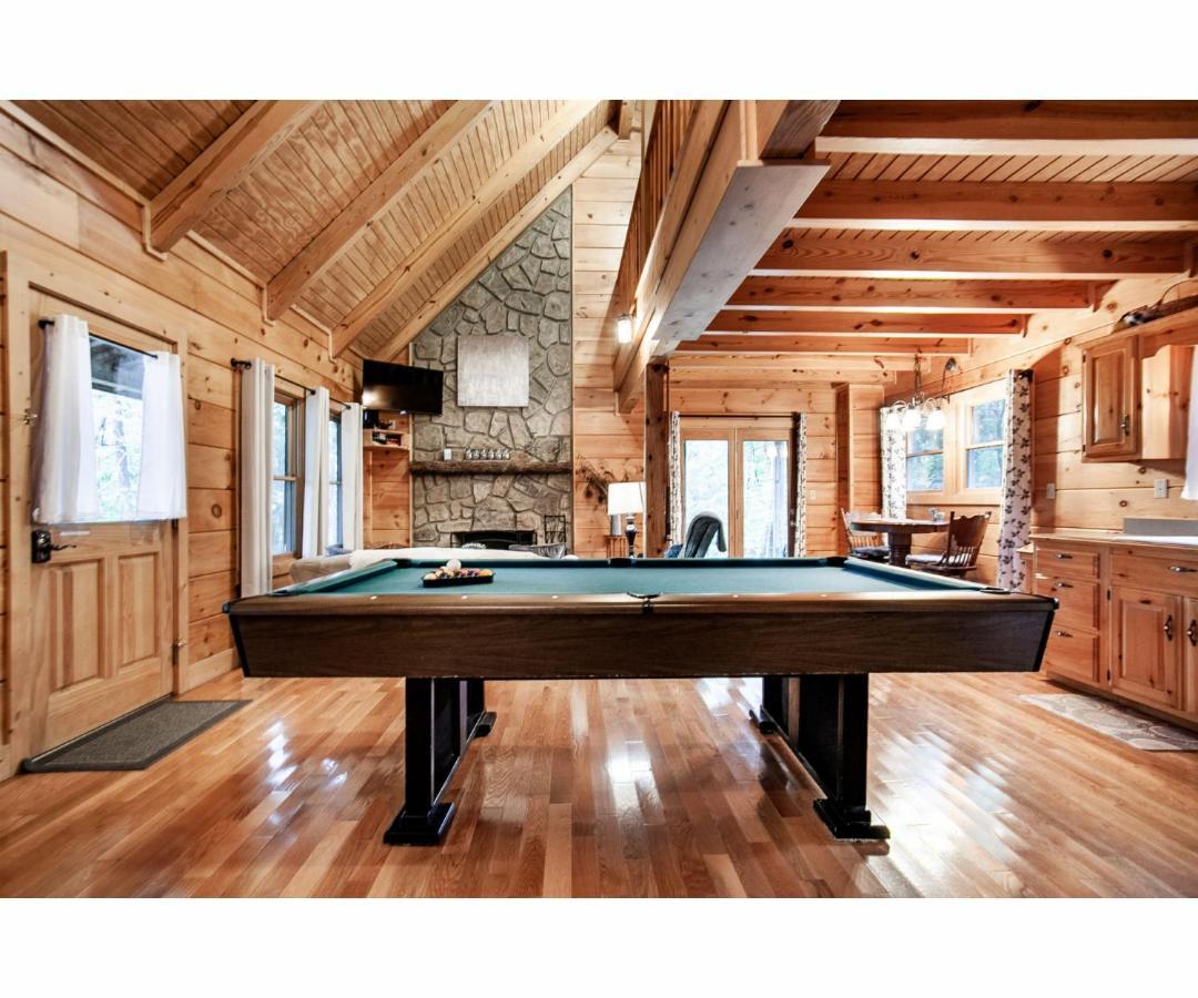 Sweet Dreams With Romantic, Hot Tub And Pool Table Holiday home *