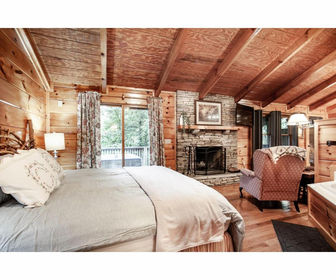 Holiday home Peekaboo With Hot Tub, Pool Table, And Jacuzzi