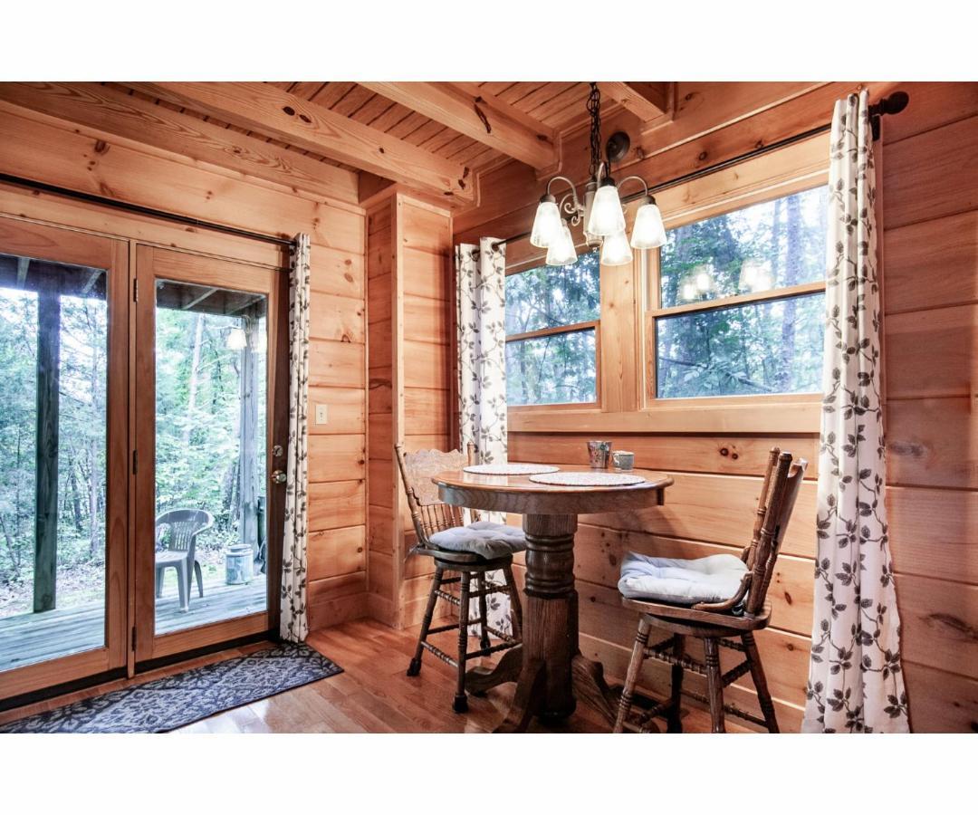 Sweet Dreams With Romantic, Hot Tub And Pool Table *