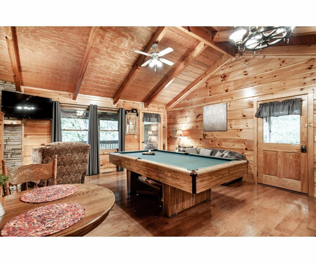 Holiday home Peekaboo With Hot Tub, Pool Table, And Jacuzzi