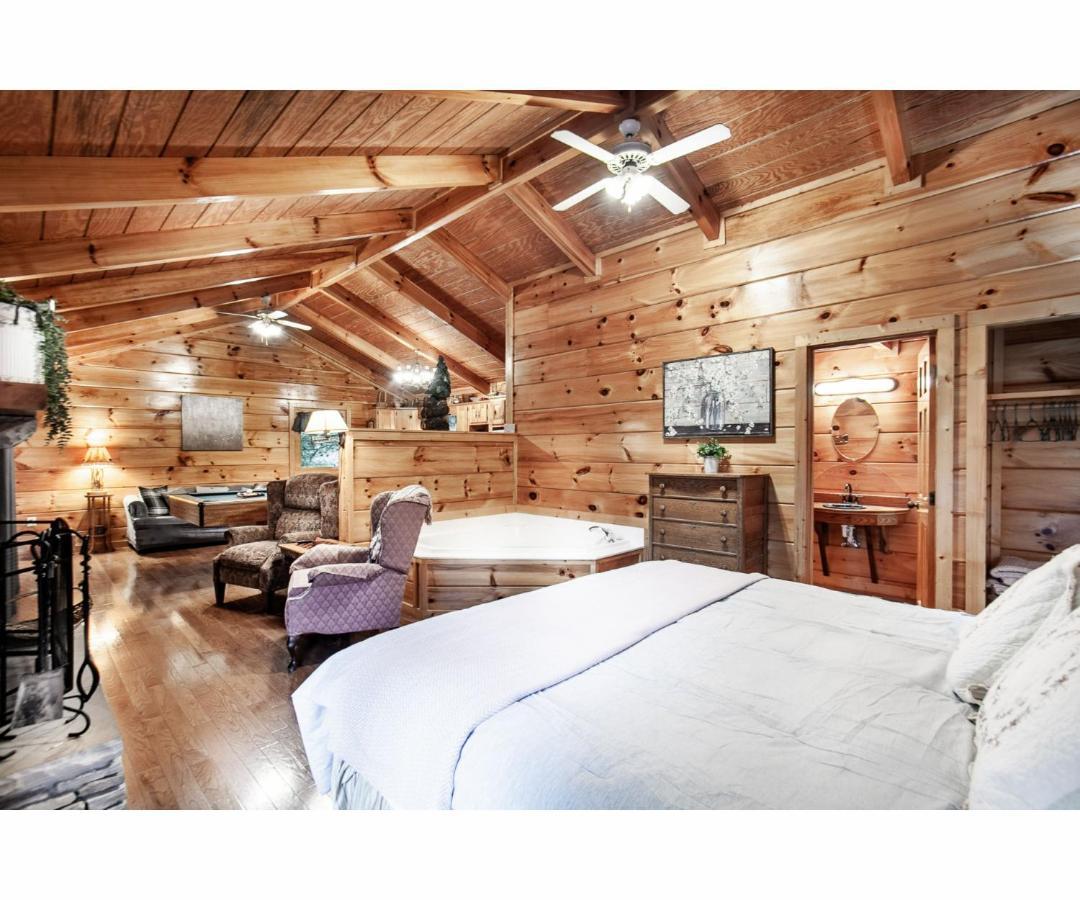 Holiday home Peekaboo With Hot Tub, Pool Table, And Jacuzzi *