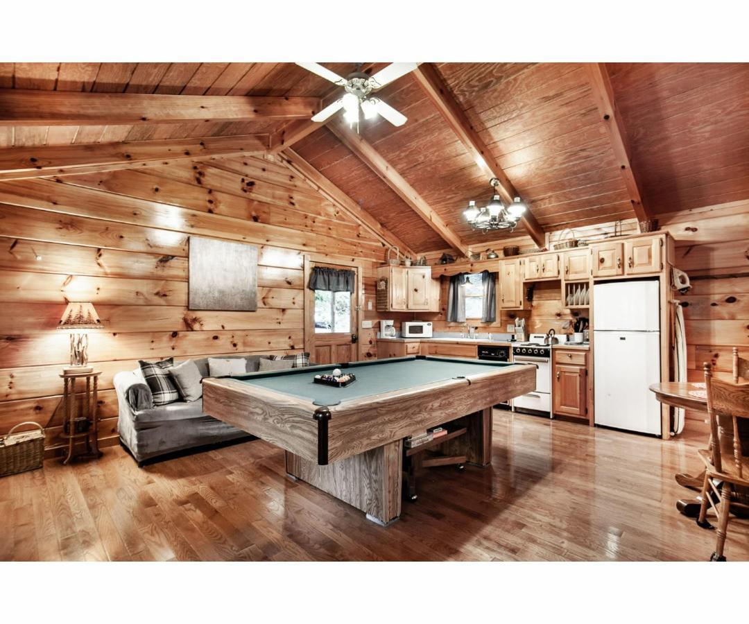 Holiday home Peekaboo With Hot Tub, Pool Table, And Jacuzzi *