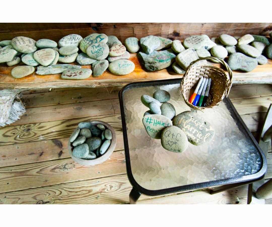 Peekaboo With Hot Tub, Pool Table, And Jacuzzi * Pigeon Forge