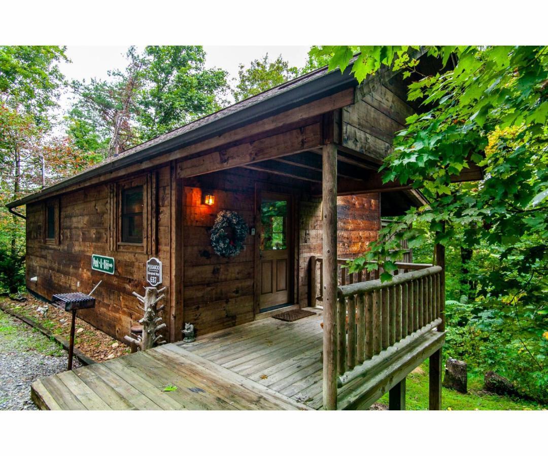 Holiday home Peekaboo With Hot Tub, Pool Table, And Jacuzzi *