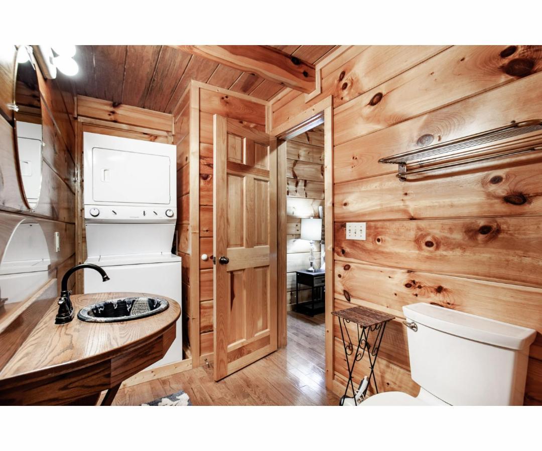 Holiday home Peekaboo With Hot Tub, Pool Table, And Jacuzzi