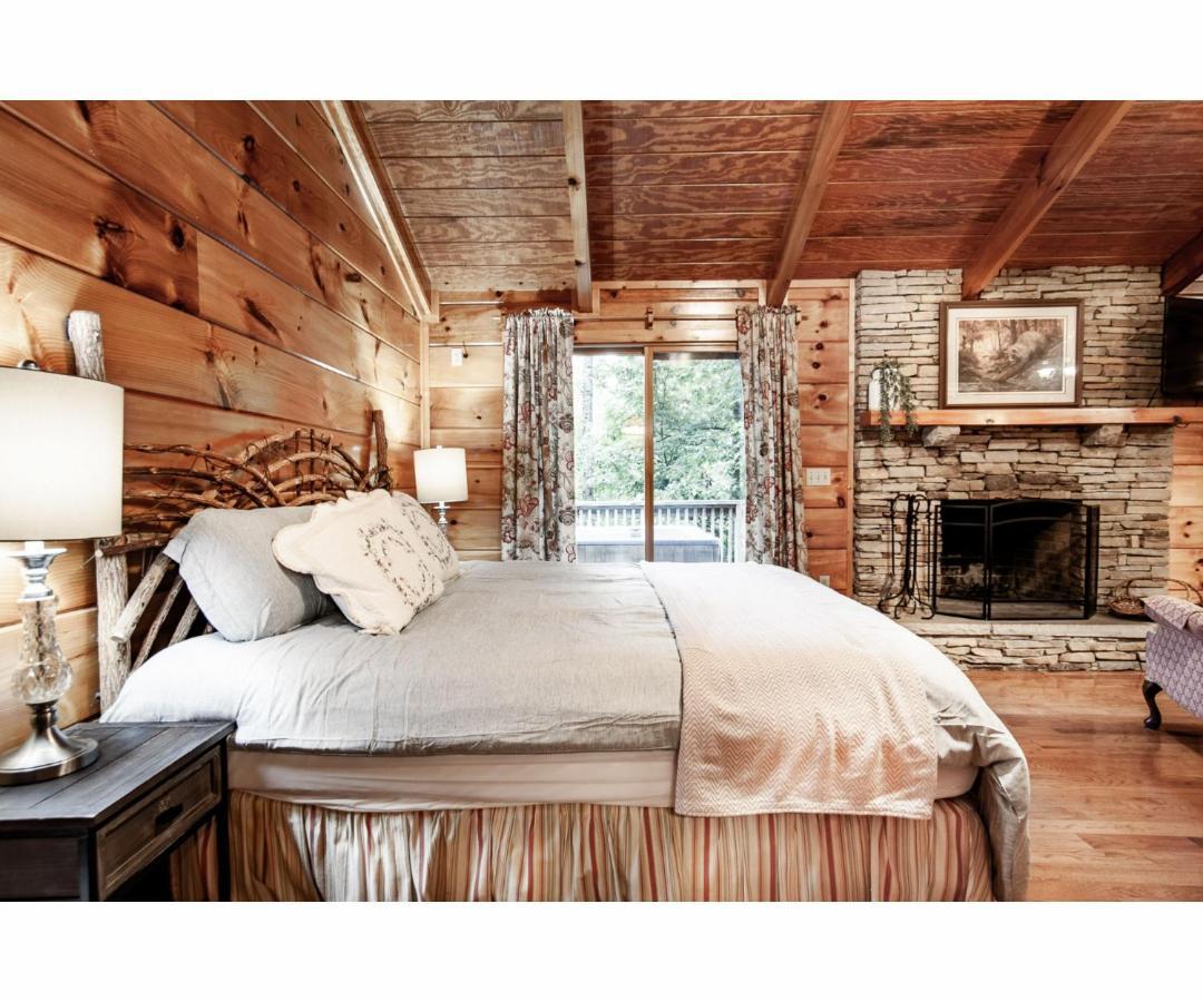Holiday home Peekaboo With Hot Tub, Pool Table, And Jacuzzi
