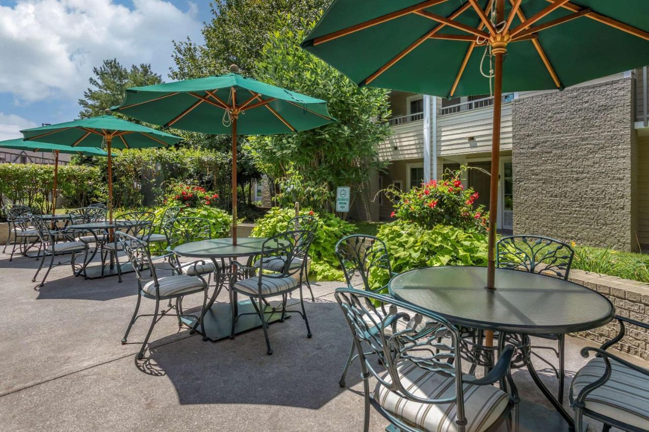 Econo Riverside Lodge