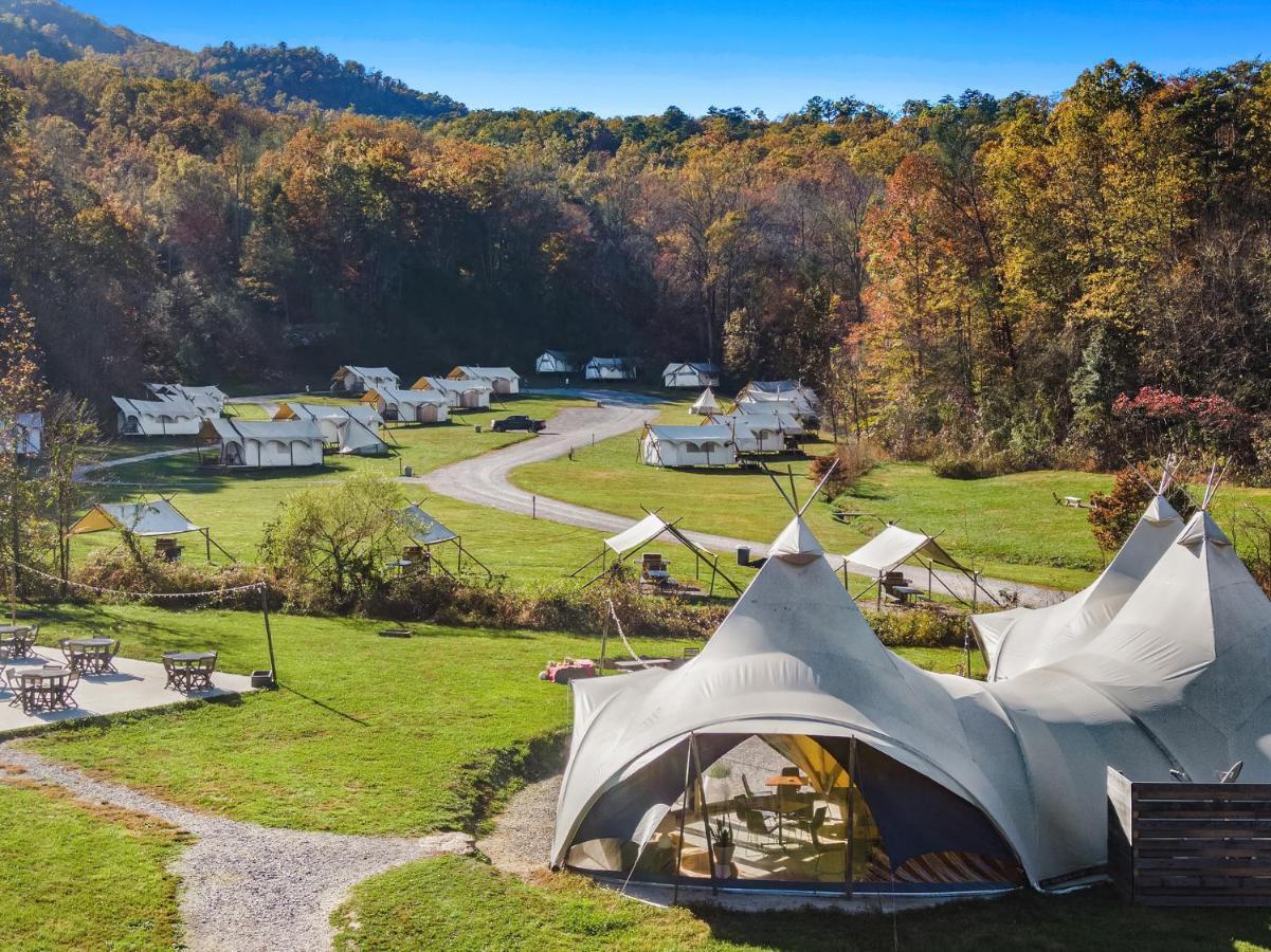 Under Canvas Great Smoky Mountains Luxury tent 3*