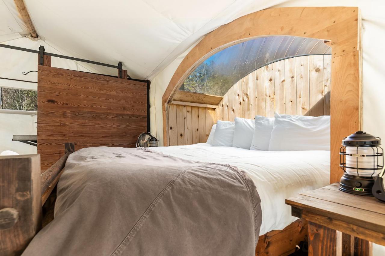 Under Canvas Great Smoky Mountains Luxury tent Pigeon Forge