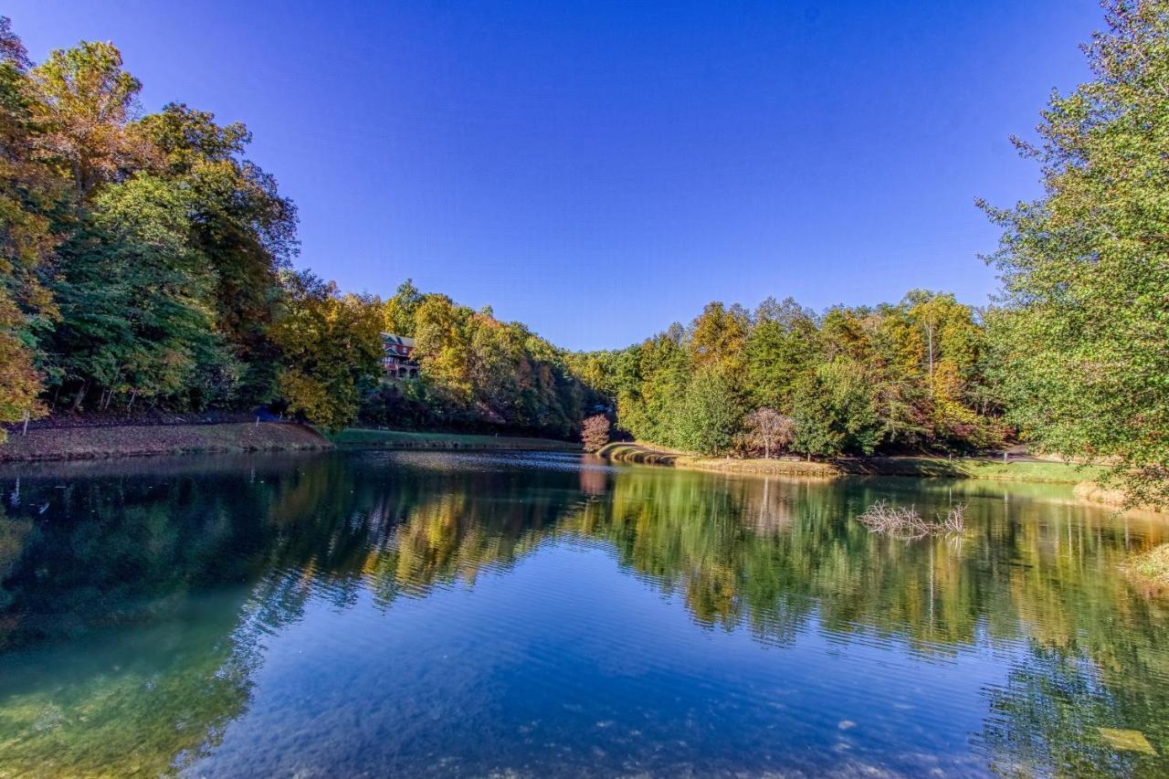 Cozy Creek * Pigeon Forge