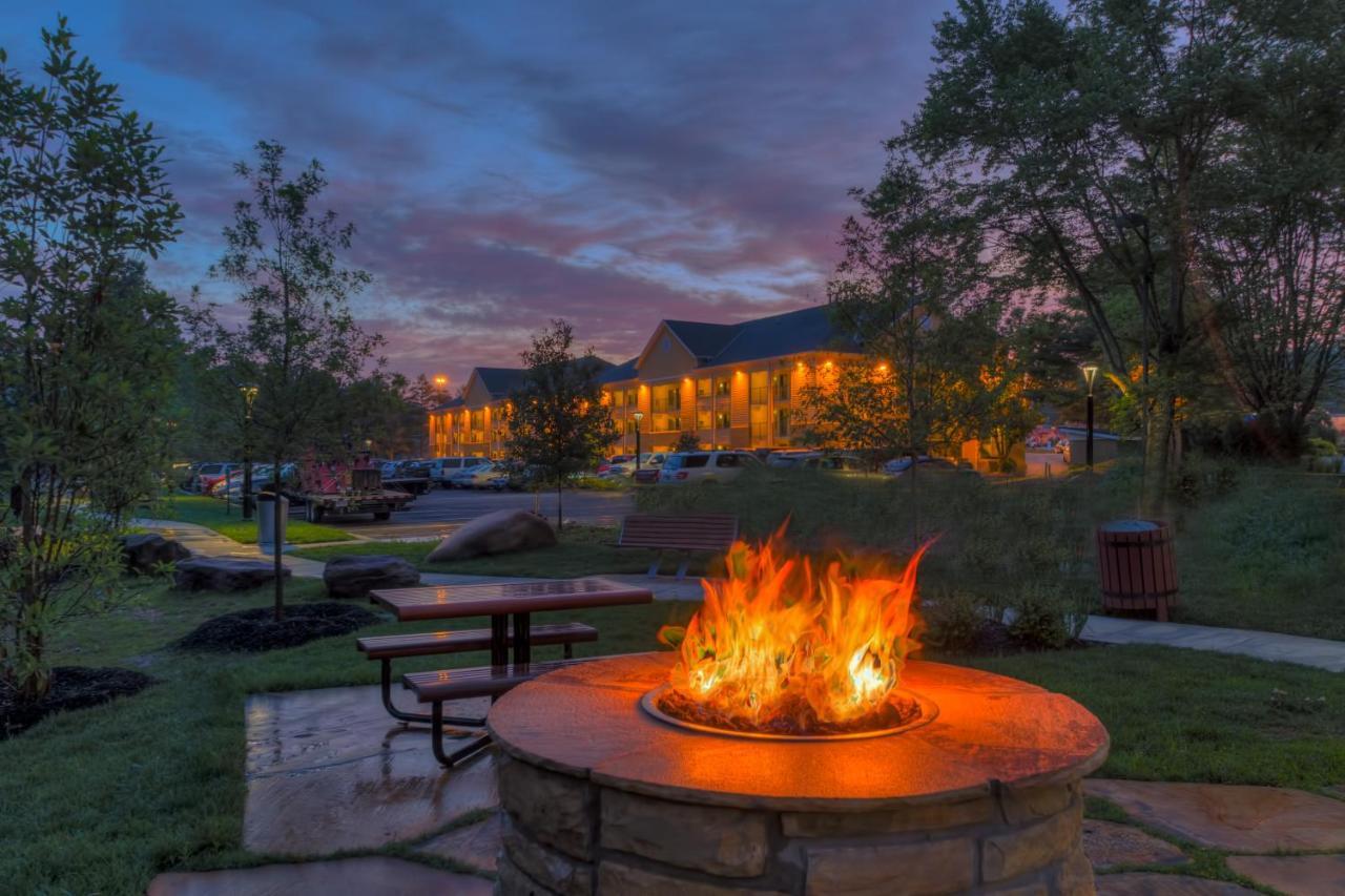 Econo Riverside Lodge *