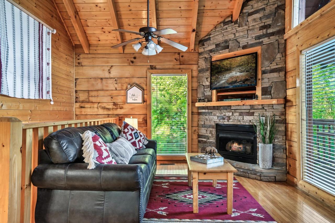 Cozy Log Cabin!! In Heart Of Pf & Close To The Smokies * Pigeon Forge