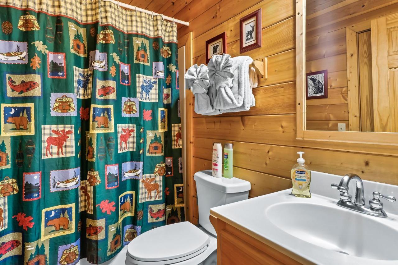 Cozy Log Cabin!! In Heart Of Pf & Close To The Smokies Holiday home Pigeon Forge