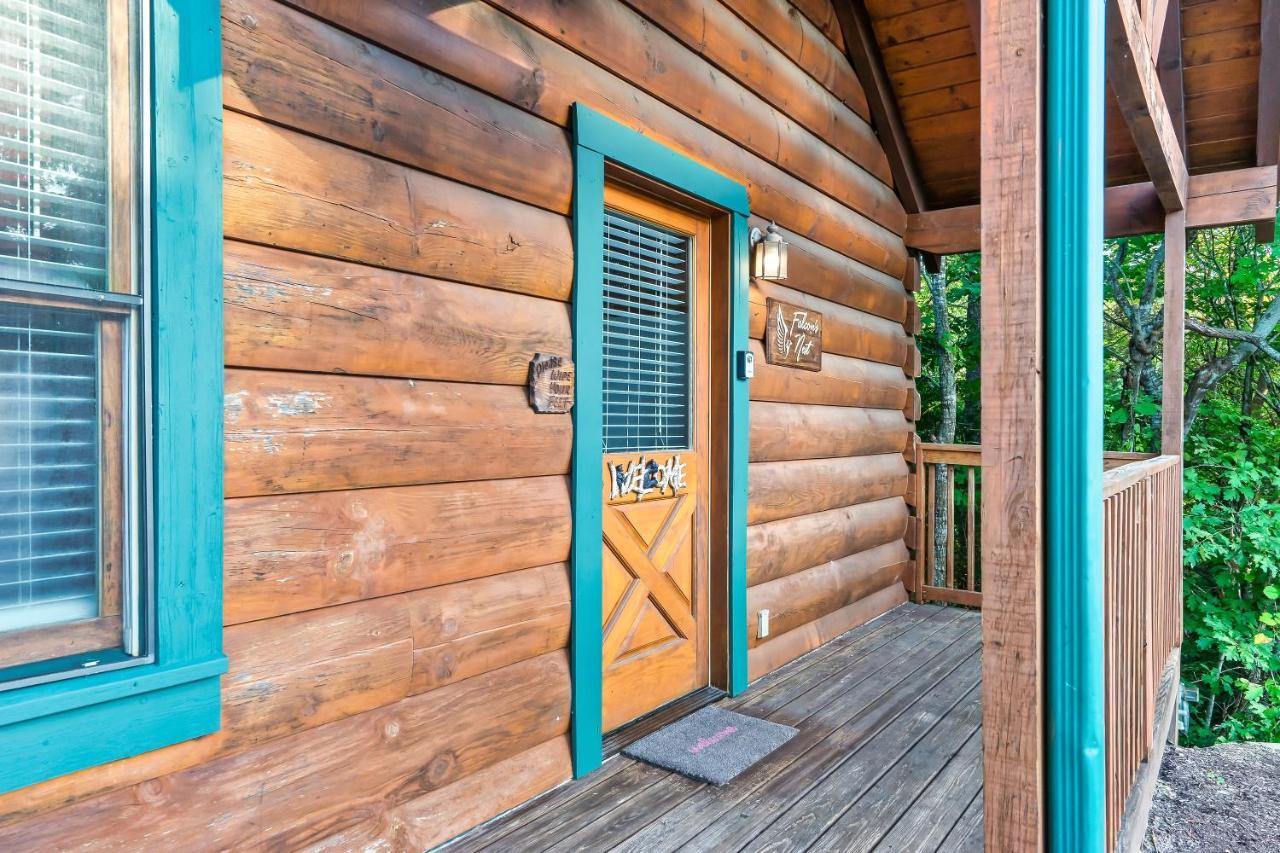 Cozy Log Cabin!! In Heart Of Pf & Close To The Smokies *