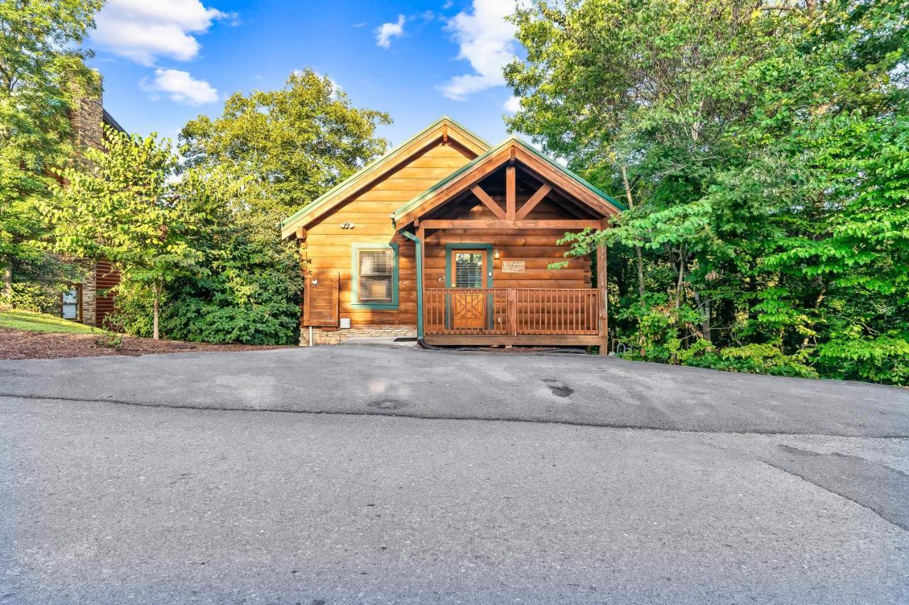 Cozy Log Cabin!! In Heart Of Pf & Close To The Smokies