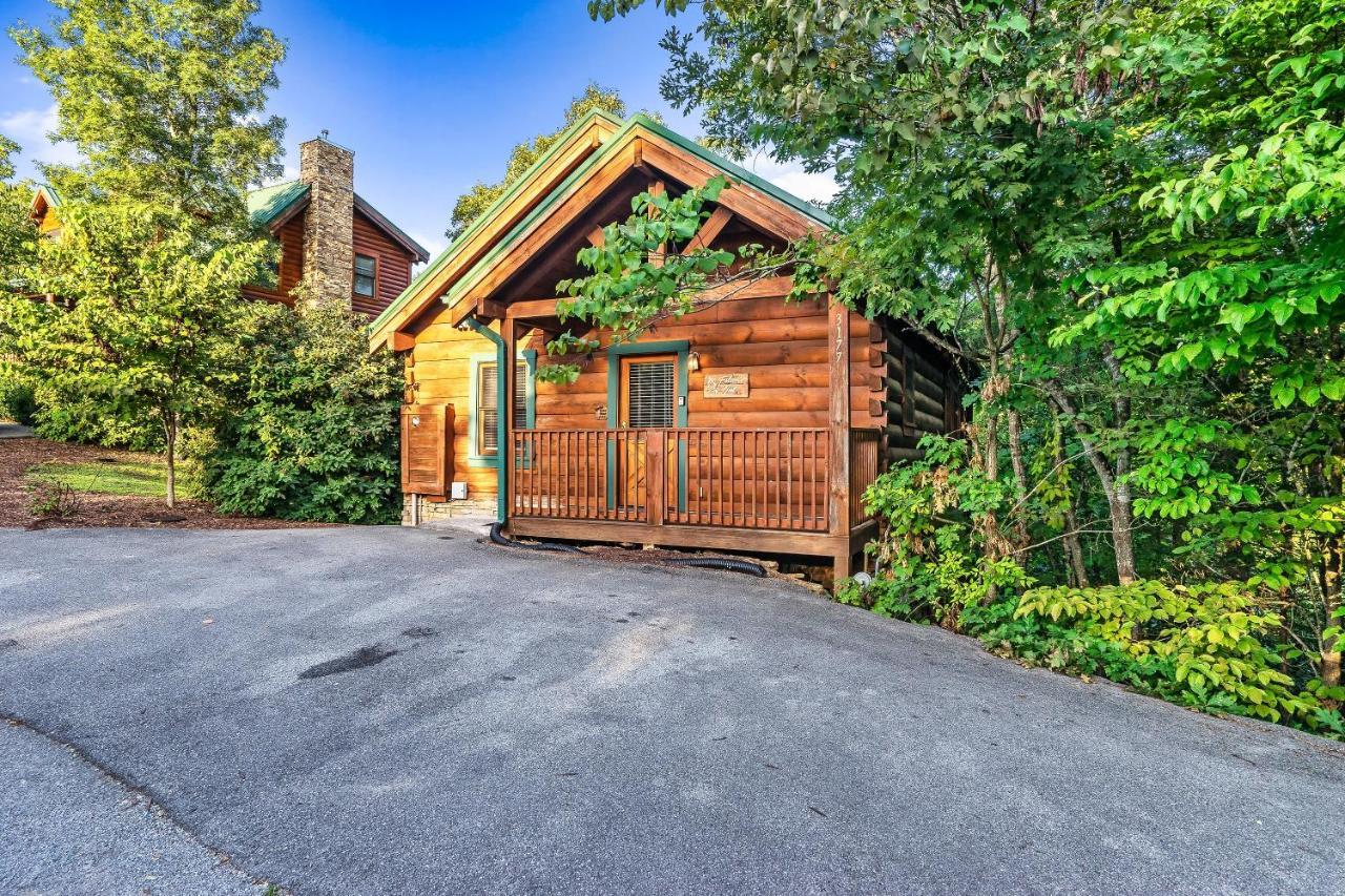 Cozy Log Cabin!! In Heart Of Pf & Close To The Smokies Holiday home Pigeon Forge