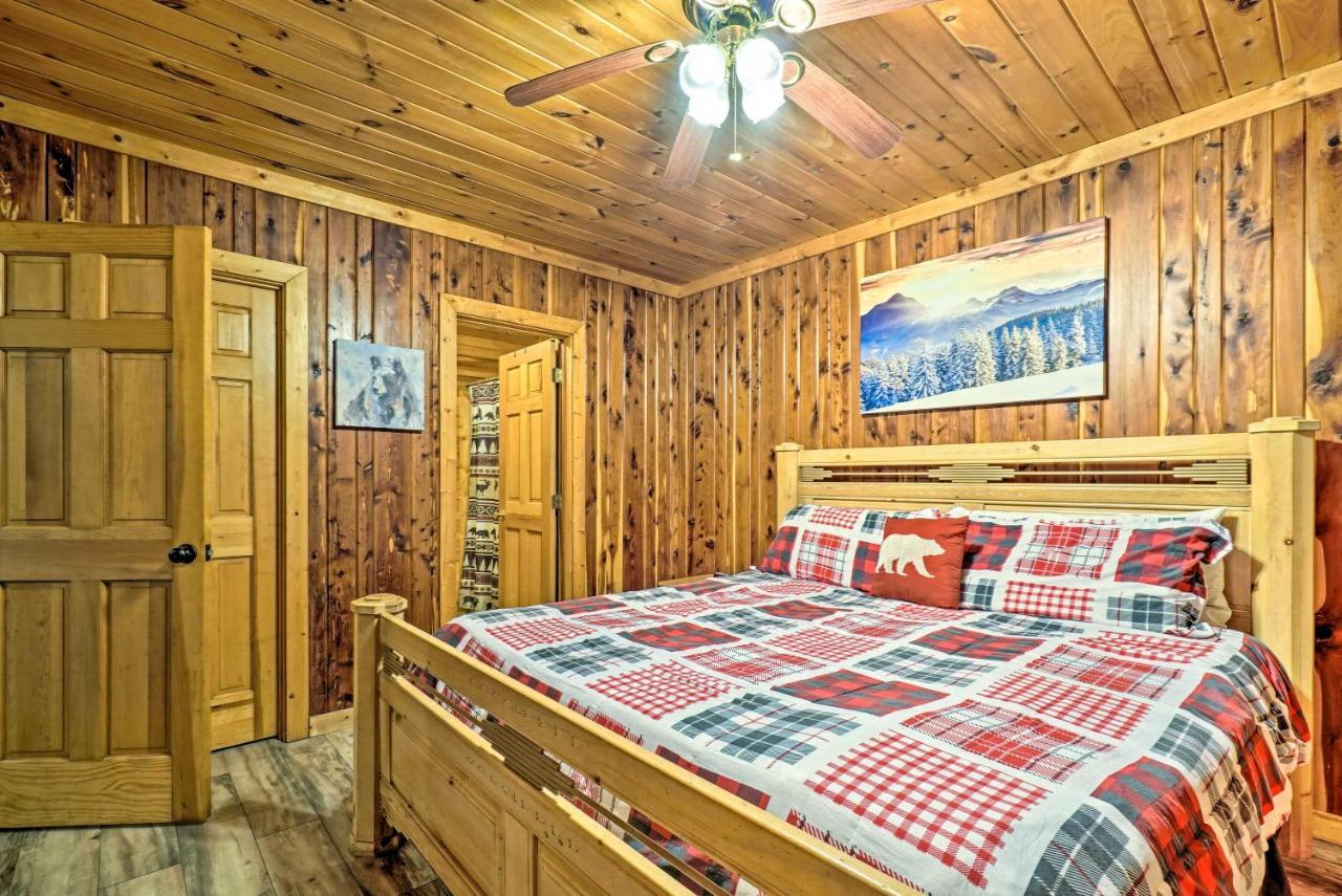 Grin N Bear It With Hot Tub And Fire Pit! * Pigeon Forge