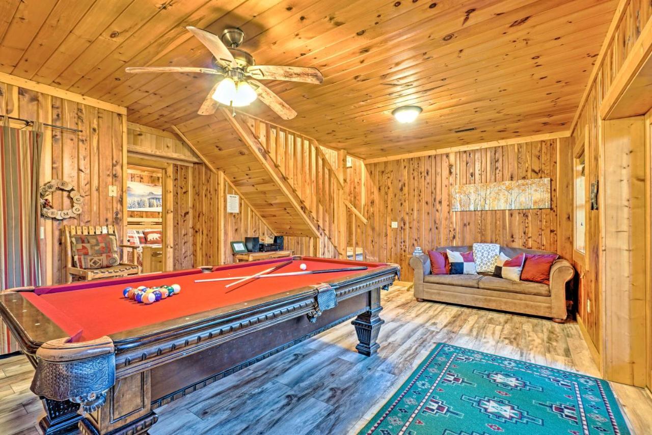 Grin N Bear It With Hot Tub And Fire Pit! Holiday home *