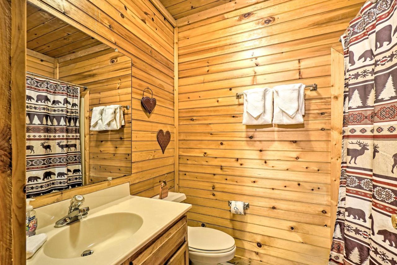 Grin N Bear It With Hot Tub And Fire Pit! Holiday home