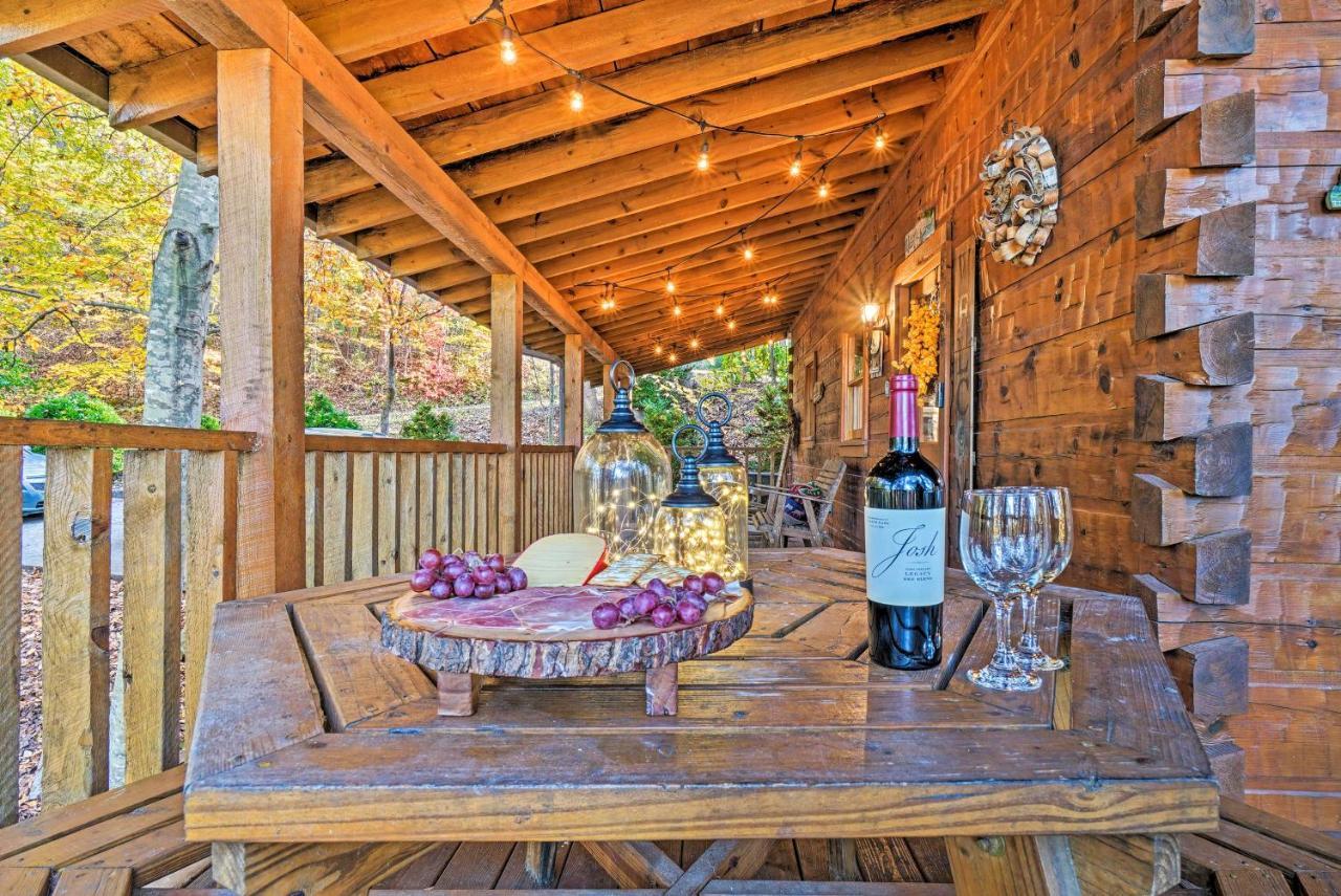 Grin N Bear It With Hot Tub And Fire Pit! Holiday home