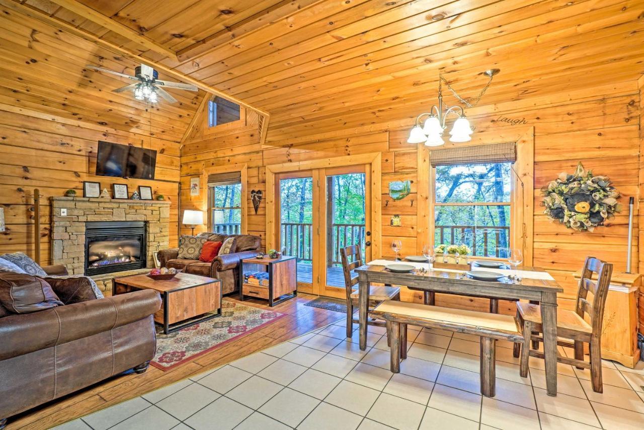 Grin N Bear It With Hot Tub And Fire Pit! * Pigeon Forge