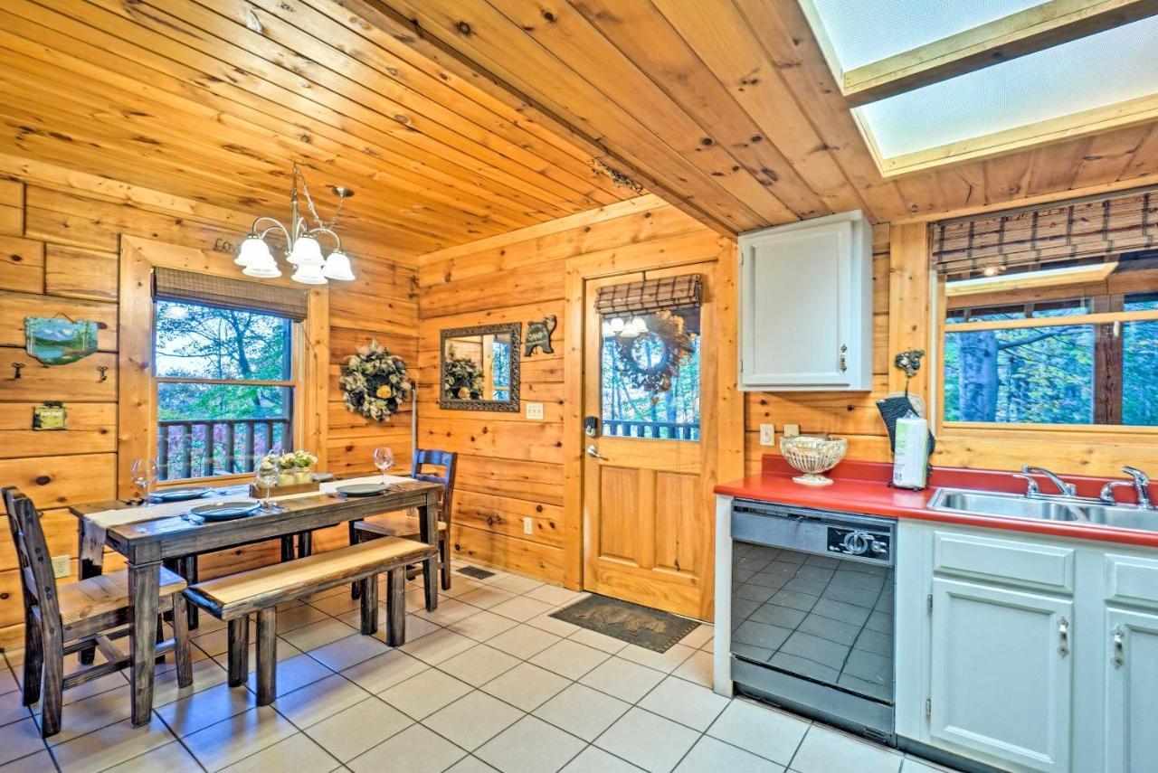 Grin N Bear It With Hot Tub And Fire Pit! *