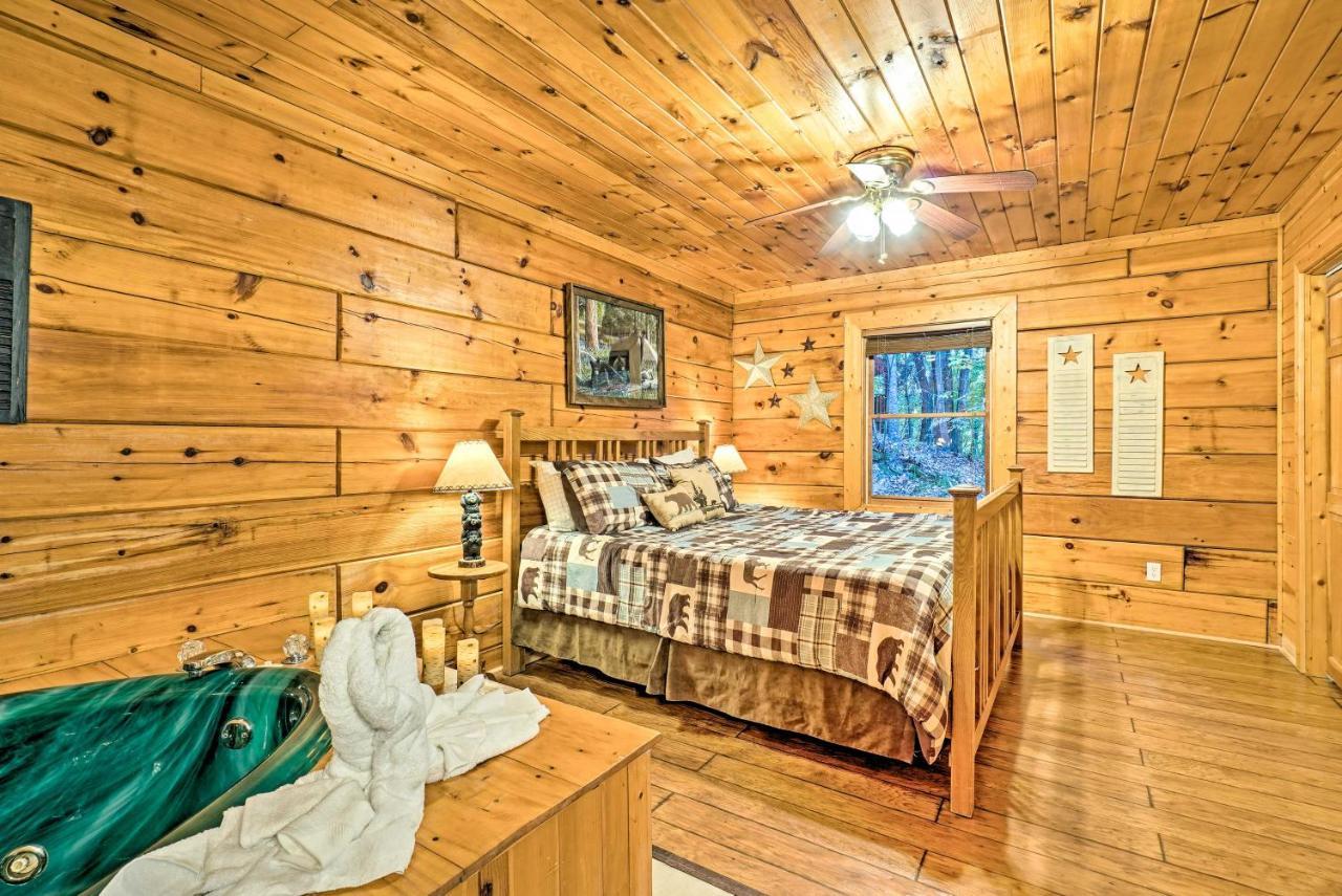 Grin N Bear It With Hot Tub And Fire Pit! Holiday home *