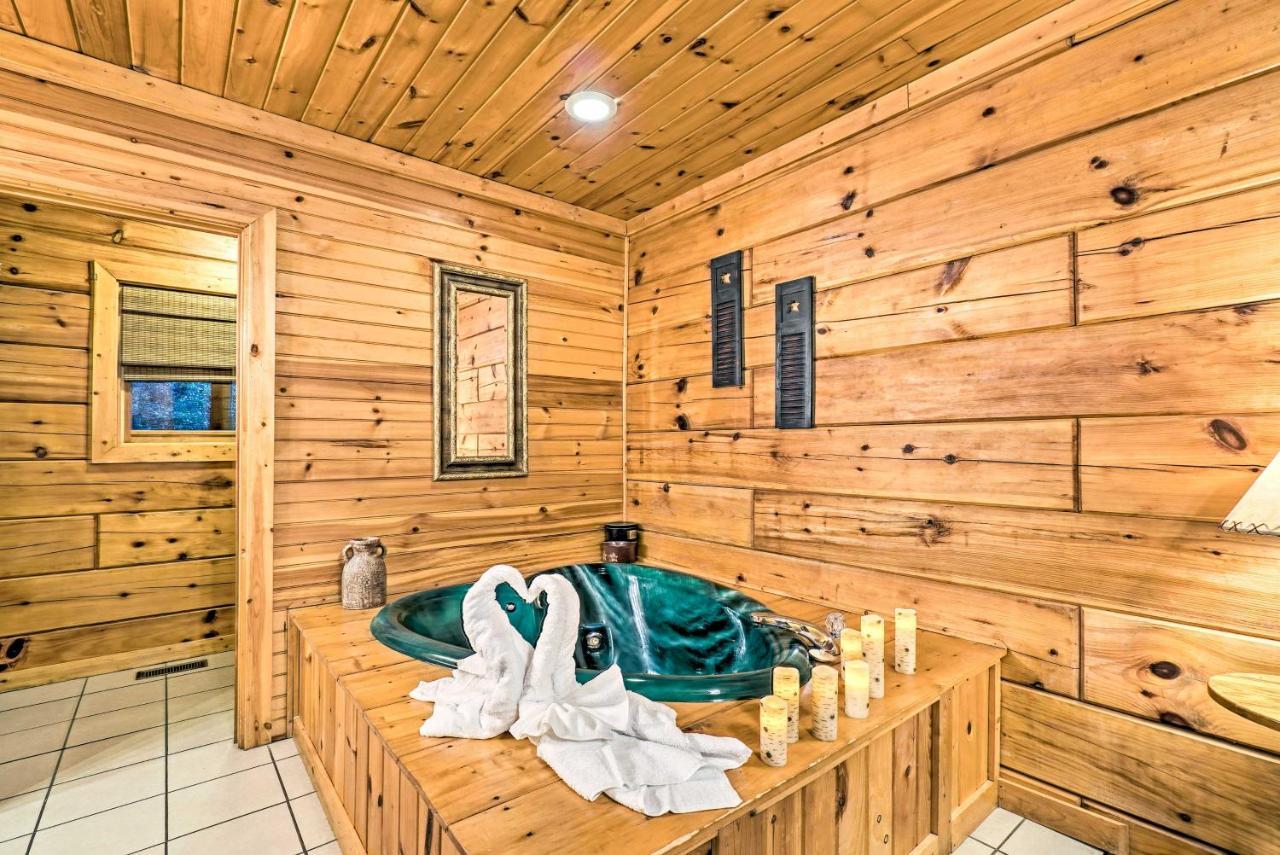 Grin N Bear It With Hot Tub And Fire Pit! Holiday home *