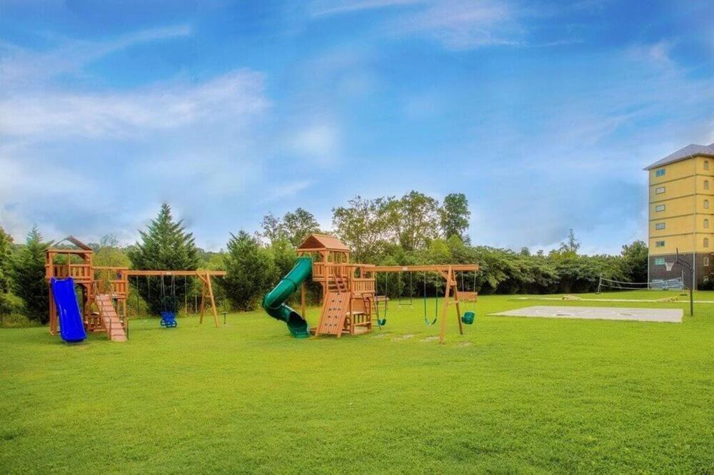 Mountain View Plaza *
