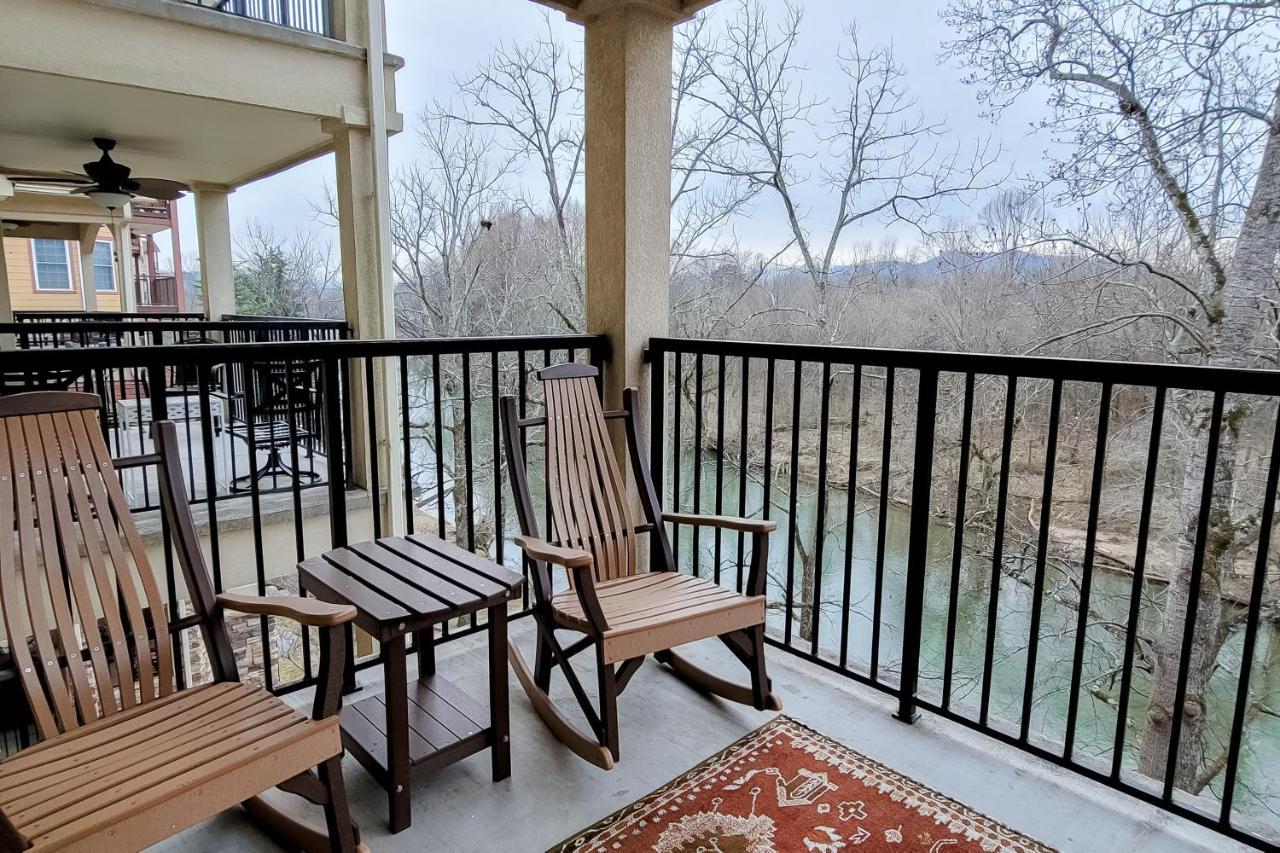 Jan's Riverside Retreat Apartment Pigeon Forge