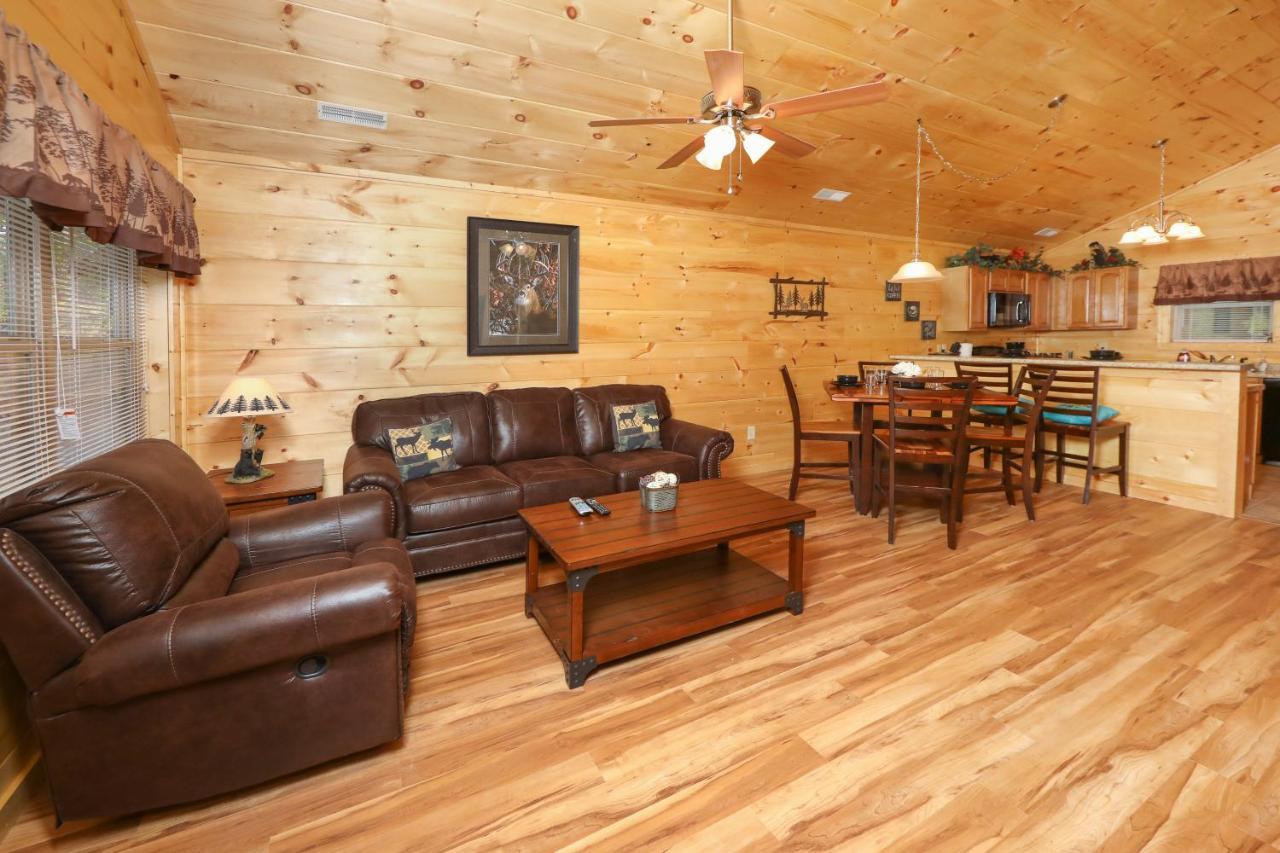 Deer Pass * Pigeon Forge