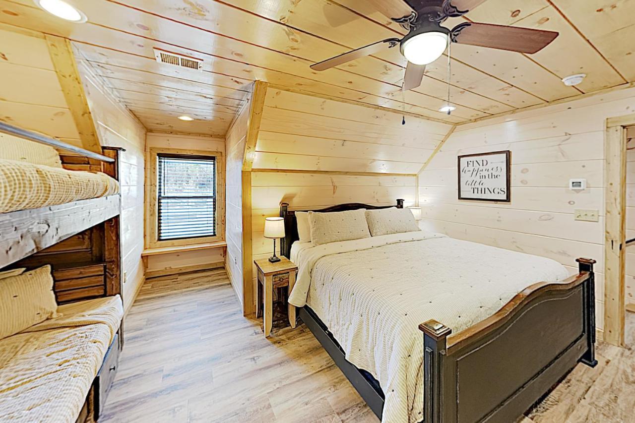 Bear Cove Falls Holiday home Pigeon Forge