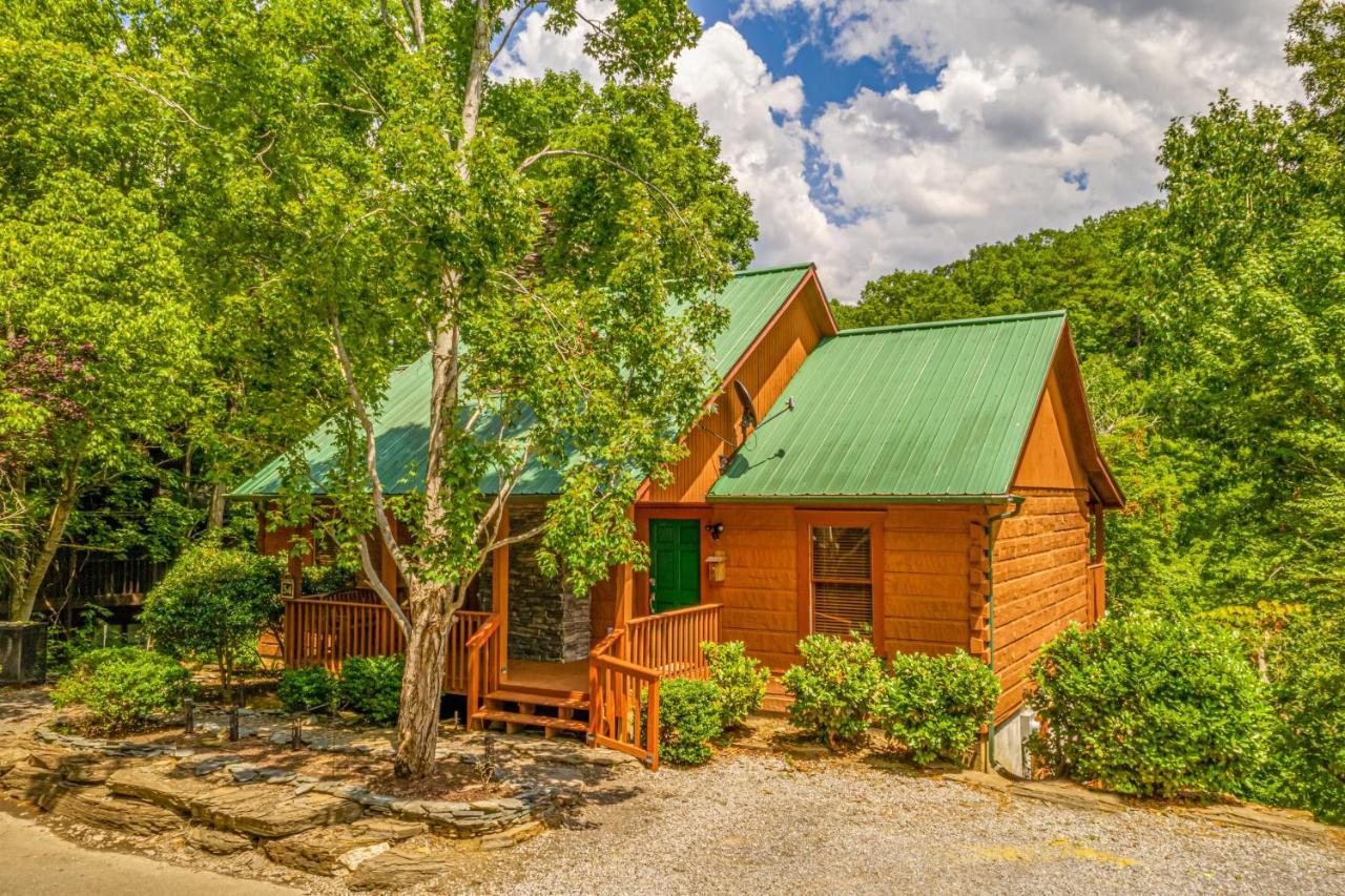 Firefly Hollow - Smoky Mountains - Soaky Mountain Water Park - Sevierville Convention Center
