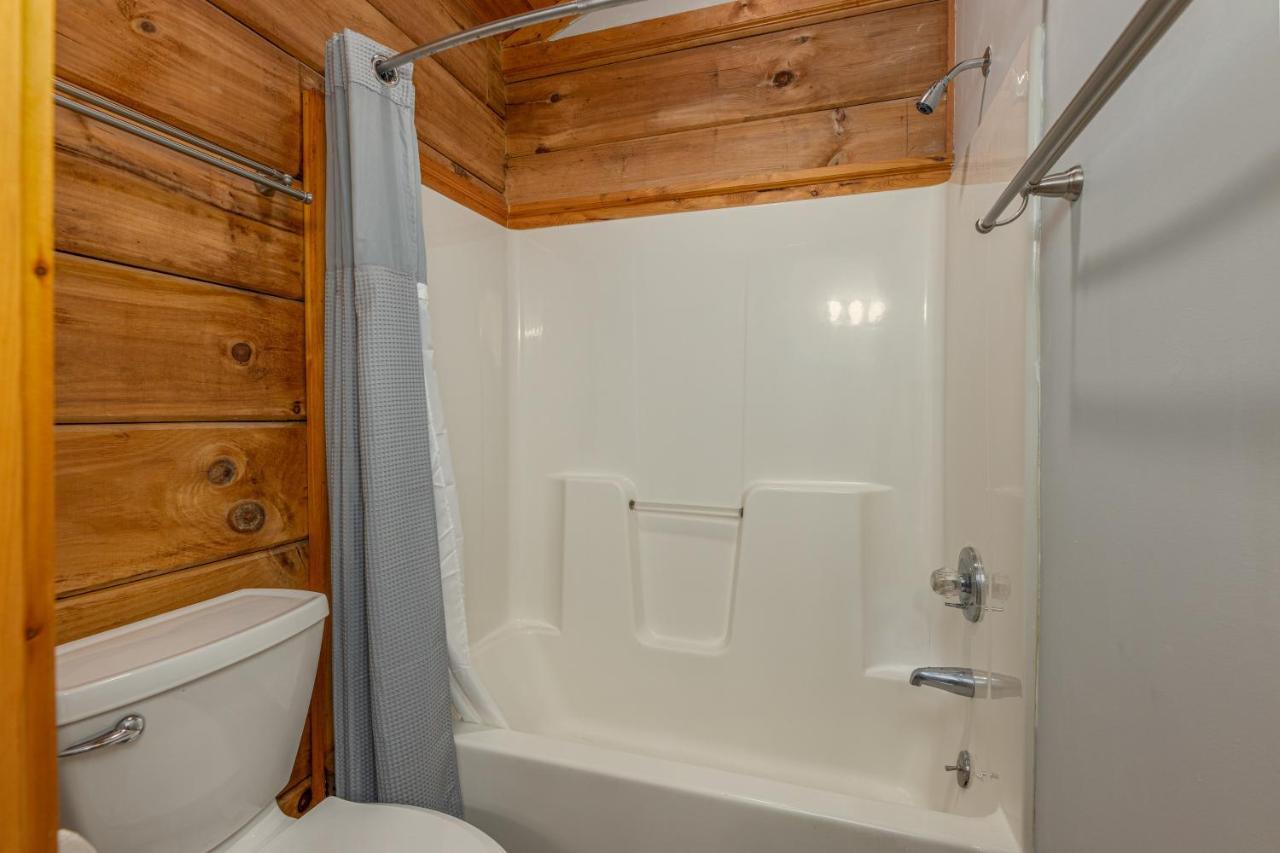 Firefly Hollow - Smoky Mountains - Soaky Mountain Water Park - Sevierville Convention Center Pigeon Forge