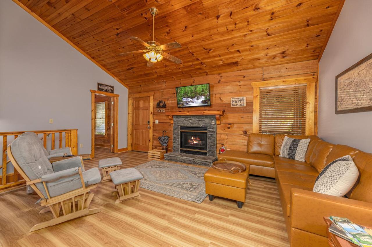 Firefly Hollow - Smoky Mountains - Soaky Mountain Water Park - Sevierville Convention Center Pigeon Forge