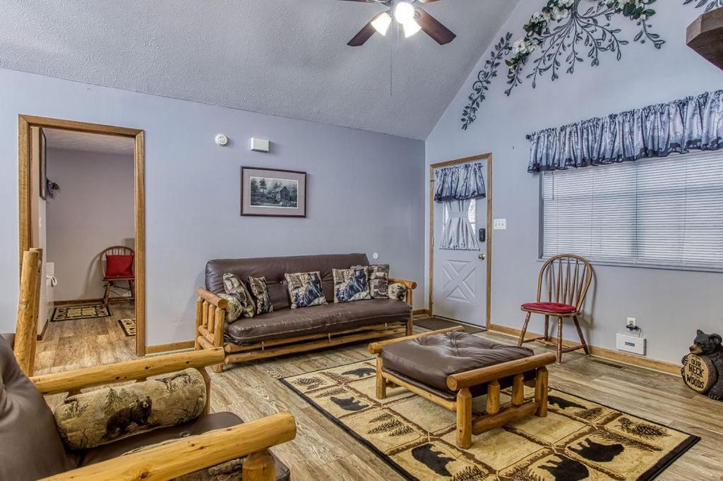 Adalynn's Mountain Retreat-hot Tub, 1089 Of Free Tickets For Each Paid Day, Dollywood And More!